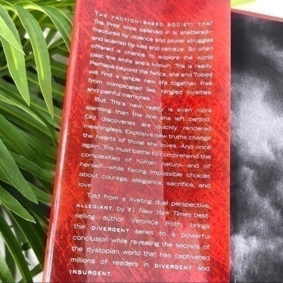 Veronica Roth Allegiant - Picture 9 of 9